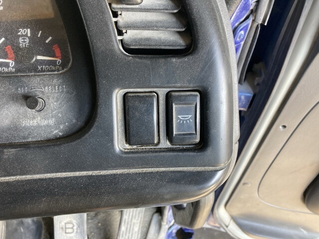 いすゞギガダンプ大型（10t）[写真35]