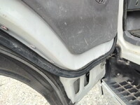 いすゞエルフ平ボディ小型（2t・3t）[写真30]