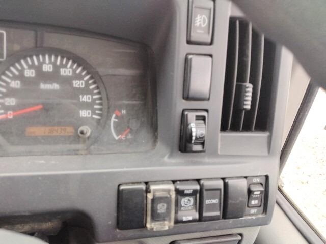 いすゞエルフ平ボディ小型（2t・3t）[写真37]