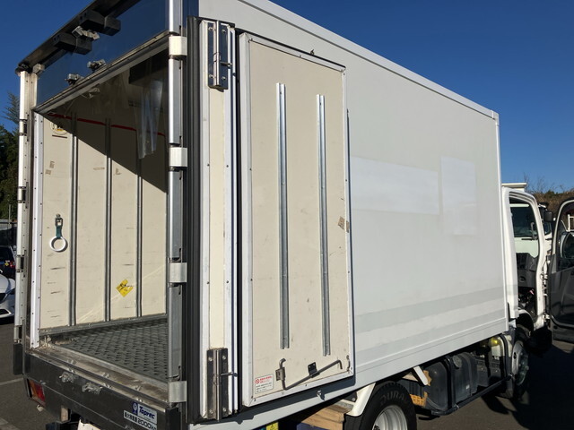 いすゞエルフ冷凍車（冷蔵車）小型（2t・3t）[写真13]