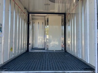 いすゞエルフ冷凍車（冷蔵車）小型（2t・3t）[写真15]