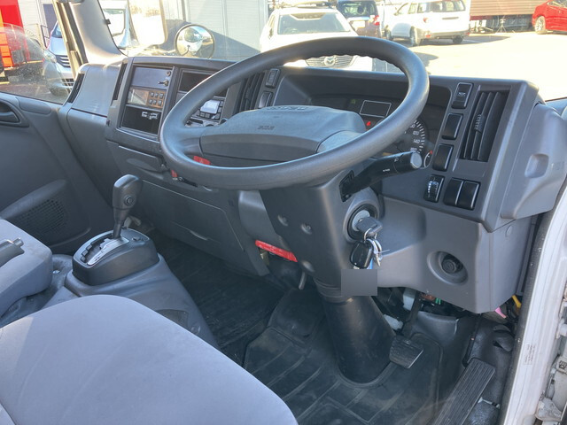 いすゞエルフ冷凍車（冷蔵車）小型（2t・3t）[写真32]