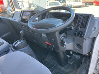 いすゞエルフ冷凍車（冷蔵車）小型（2t・3t）[写真33]