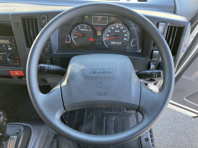 いすゞエルフ冷凍車（冷蔵車）小型（2t・3t）[写真33]