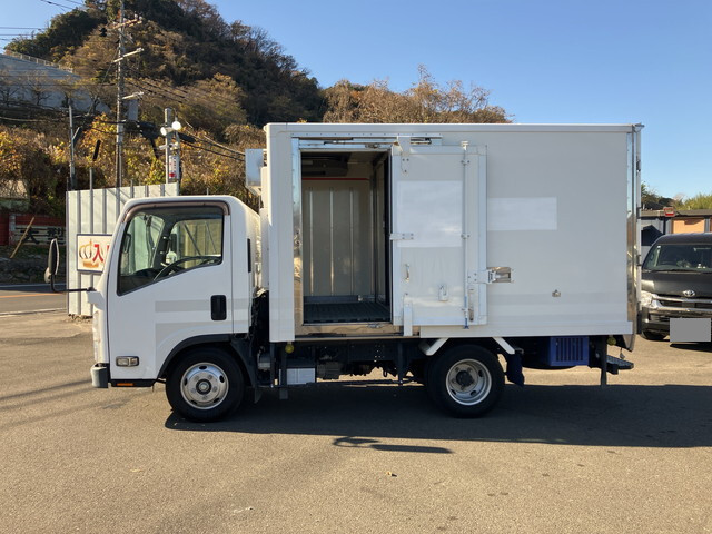 いすゞエルフ冷凍車（冷蔵車）小型（2t・3t）[写真06]