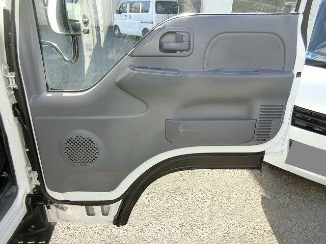 いすゞエルフパネルバン小型（2t・3t）[写真16]