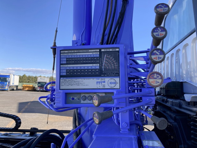 三菱ふそうファイターセーフティクレーン4段増トン（6t・8t）[写真12]