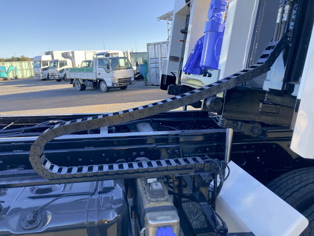 三菱ふそうファイターセーフティクレーン4段増トン（6t・8t）[写真20]