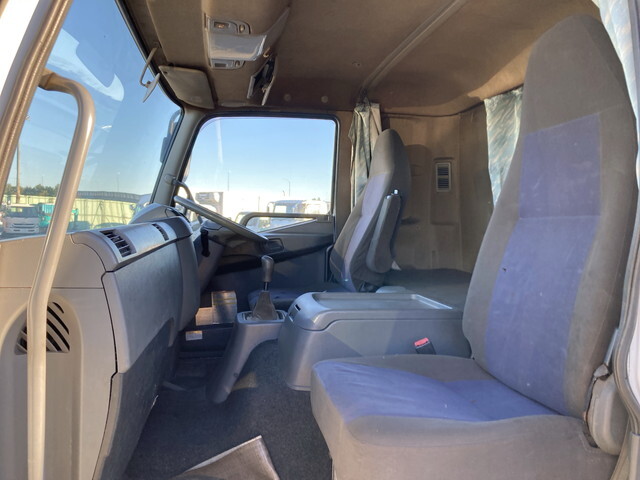 三菱ふそうファイターセーフティクレーン4段増トン（6t・8t）[写真32]