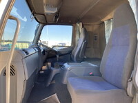 三菱ふそうファイターセーフティクレーン4段増トン（6t・8t）[写真33]