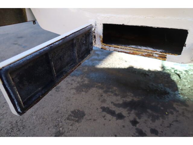 いすゞフォワードパッカー車（塵芥車）中型（4t）[写真11]