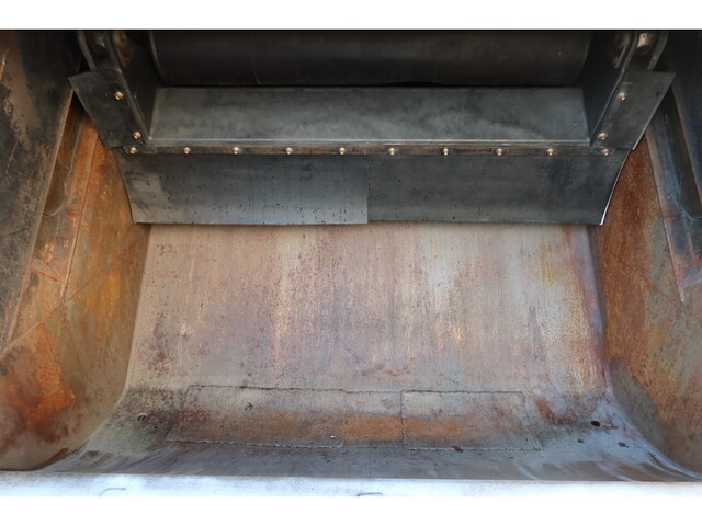 いすゞフォワードパッカー車（塵芥車）中型（4t）[写真12]