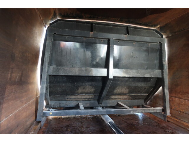 いすゞフォワードパッカー車（塵芥車）中型（4t）[写真19]