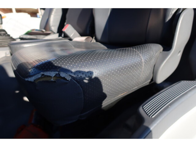 いすゞフォワードパッカー車（塵芥車）中型（4t）[写真38]