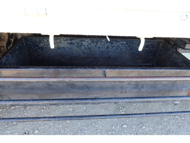 三菱ふそうファイタークレーン4段増トン（6t・8t）[写真15]