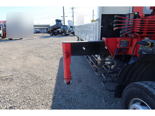 三菱ふそうファイタークレーン4段増トン（6t・8t）[写真21]