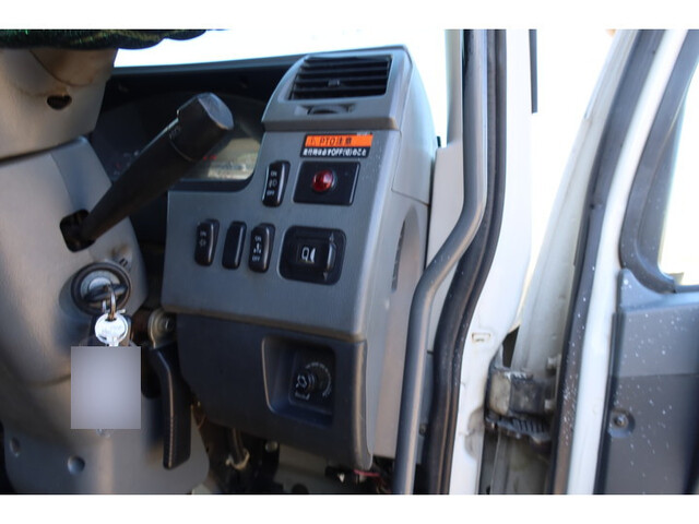 三菱ふそうファイタークレーン4段増トン（6t・8t）[写真32]