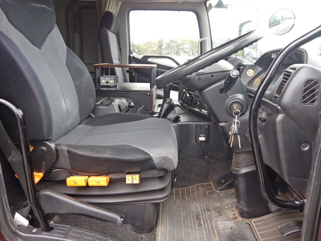 日野プロフィアダンプ大型（10t）[写真18]