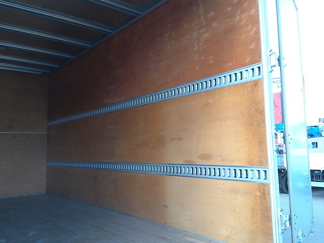 いすゞエルフアルミバン小型（2t・3t）[写真17]