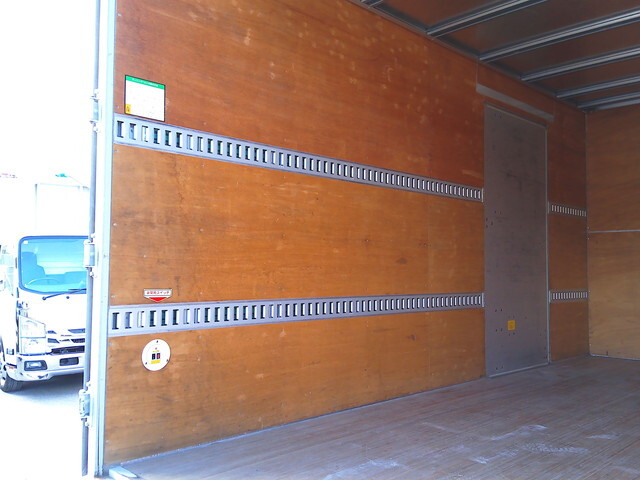 いすゞエルフアルミバン小型（2t・3t）[写真18]