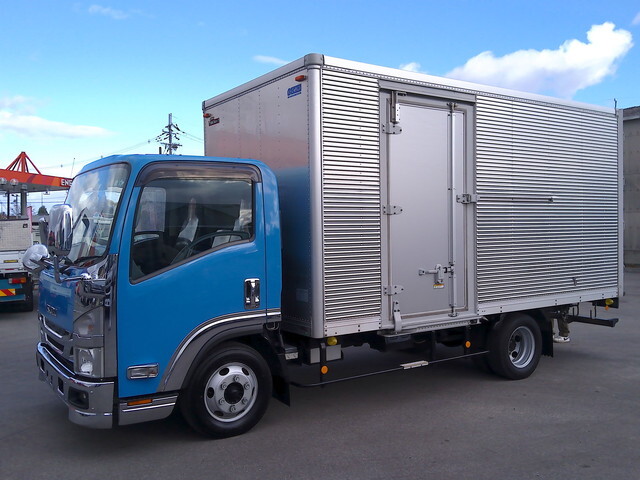 いすゞエルフアルミバン小型（2t・3t）[写真03]