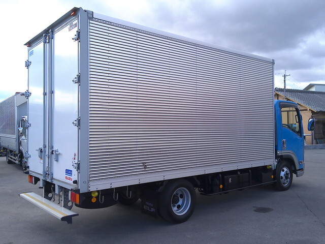 いすゞエルフアルミバン小型（2t・3t）[写真04]