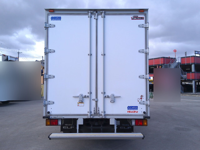 いすゞエルフアルミバン小型（2t・3t）[写真06]