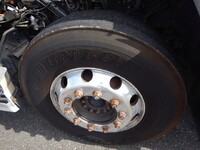 UDトラックスクオントレーラーヘッド（トラクターヘッド）大型（10t）[写真12]