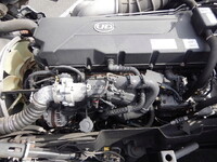 UDトラックスクオントレーラーヘッド（トラクターヘッド）大型（10t）[写真13]