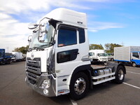 UDトラックスクオントレーラーヘッド（トラクターヘッド）大型（10t）[写真01]