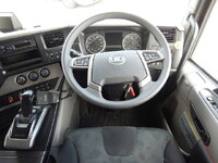 UDトラックスクオントレーラーヘッド（トラクターヘッド）大型（10t）[写真21]