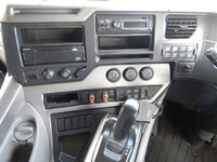 UDトラックスクオントレーラーヘッド（トラクターヘッド）大型（10t）[写真22]