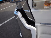 UDトラックスクオントレーラーヘッド（トラクターヘッド）大型（10t）[写真30]