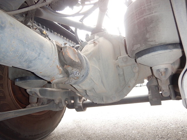 UDトラックスクオントレーラーヘッド（トラクターヘッド）大型（10t）[写真07]