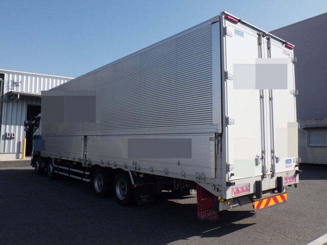 いすゞギガアルミウイング大型（10t）[写真02]