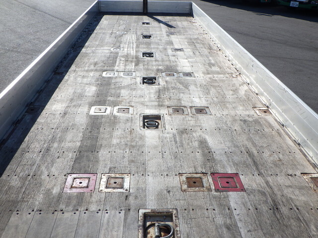 日野プロフィア平ボディ大型（10t）[写真12]