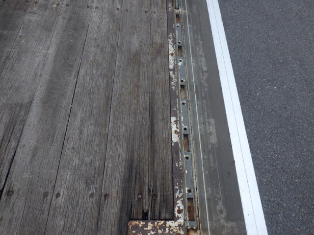 日野プロフィア平ボディ大型（10t）[写真13]