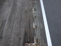 日野プロフィア平ボディ大型（10t）[写真14]