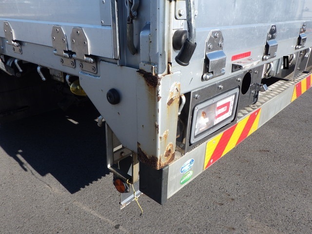 日野プロフィア平ボディ大型（10t）[写真17]