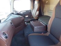 日野プロフィア平ボディ大型（10t）[写真36]