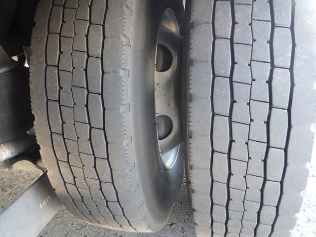 いすゞフォワードアルミウイング中型（4t）[写真10]