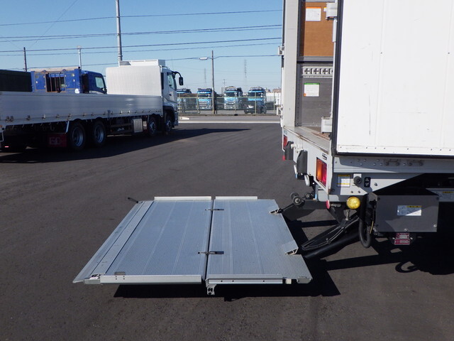 いすゞフォワードアルミウイング中型（4t）[写真26]