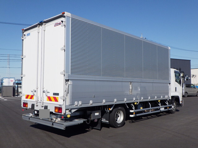 いすゞフォワードアルミウイング中型（4t）[写真04]