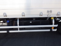 いすゞフォワードアルミウイング中型（4t）[写真10]