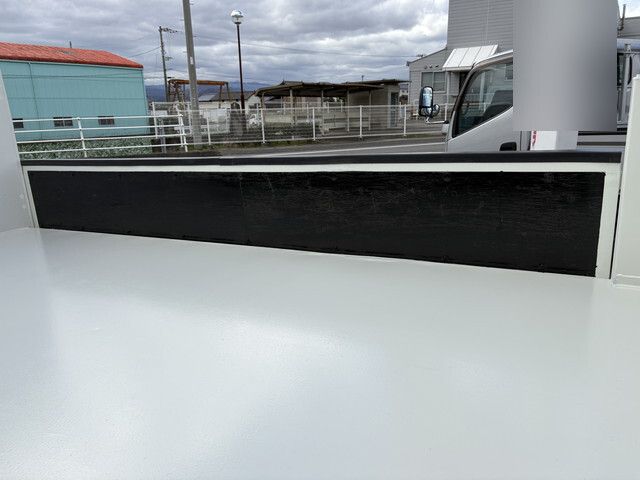 日野デュトロ平ボディ小型（2t・3t）[写真23]