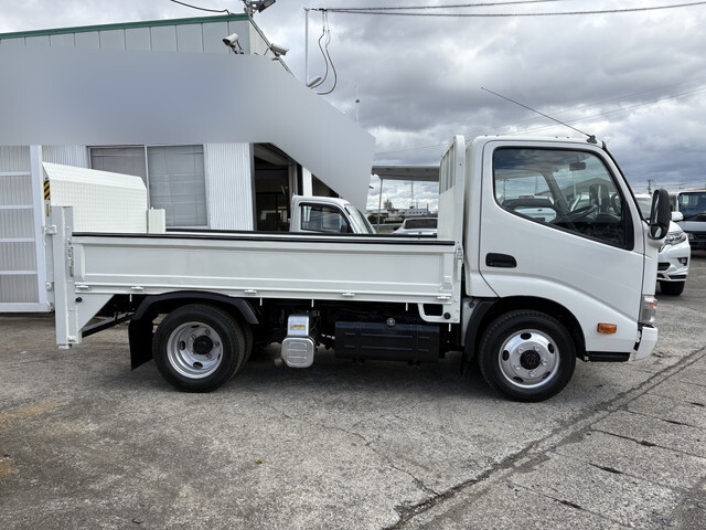 日野デュトロ平ボディ小型（2t・3t）[写真05]