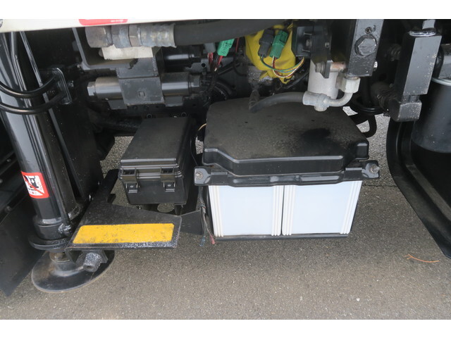 三菱ふそうキャンター高所作業車小型（2t・3t）[写真22]