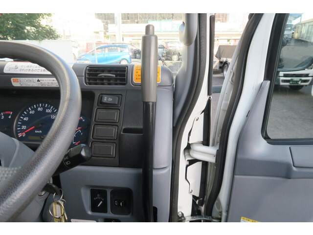 三菱ふそうキャンター高所作業車小型（2t・3t）[写真27]