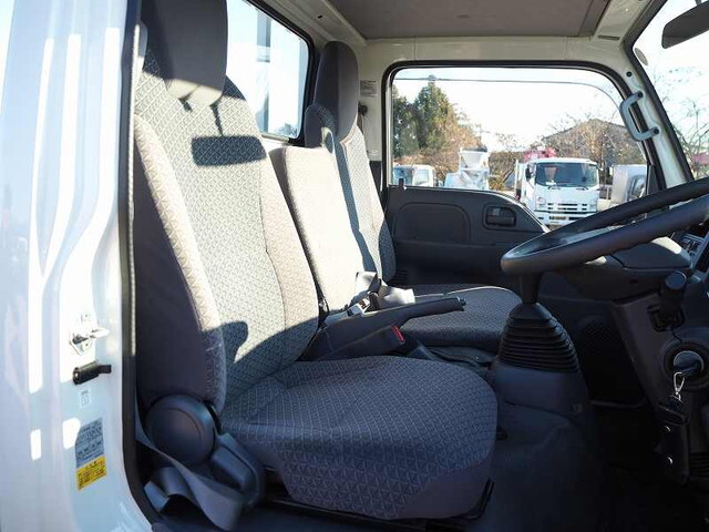 いすゞエルフ平ボディ小型（2t・3t）[写真32]