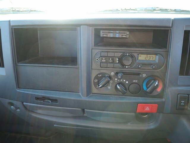 いすゞエルフ平ボディ小型（2t・3t）[写真36]